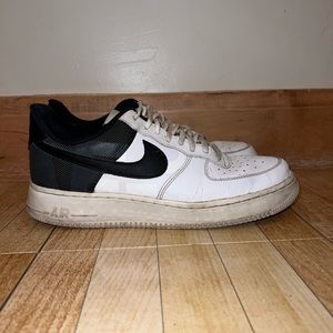 Nike Mens Air Force 1. Men’s size 9